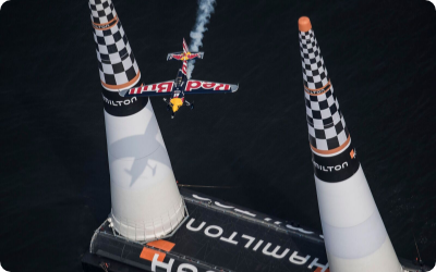 写真:ゴールした飛行機